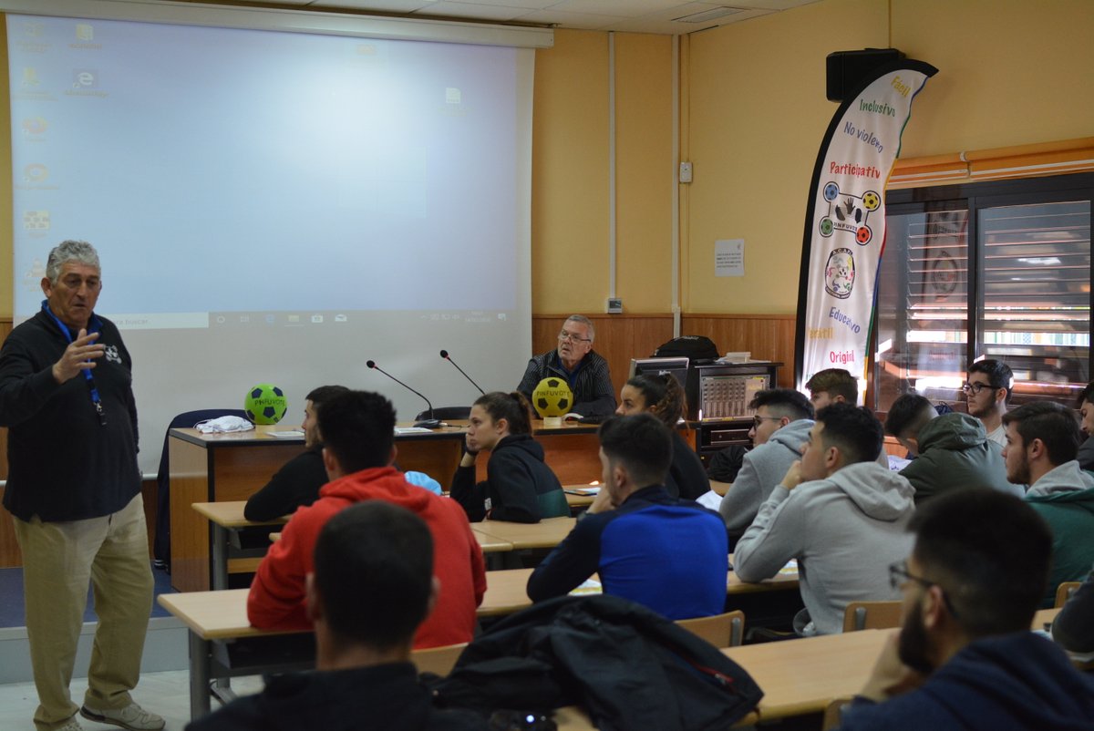 SADUSoficial's tweet photo. ¡Comienza la II Jornada de Deportes Alternativos! 👏👏 Alumnos y profesores conocerán durante el día de hoy diferentes deportes como son el @PINFUVOTE @ringoldeporte y #spiribol https://t.co/Cq3nz36YKw