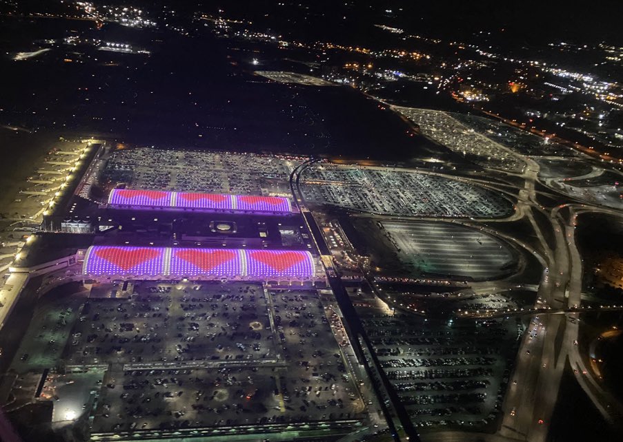 Don’t miss the view ❤️! #HappyValentinesDay 
📸 <a href="/Jschamberger/">Jordan ✈️ Schamberger</a>