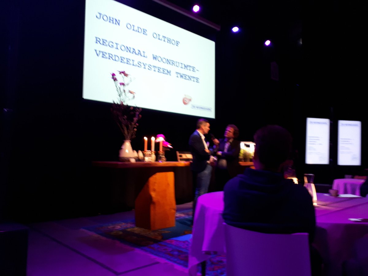 JanineVerhoef's tweet image. Ambities #samenwerking vanuit Twentse corporaties gedeeld door bestuurslid #woontwente @john_olde bij @De_Woonkeuken met ook kritische noot rondom relatief beperkte landelijke woonimpuls in relatie tot verhuurderheffing.