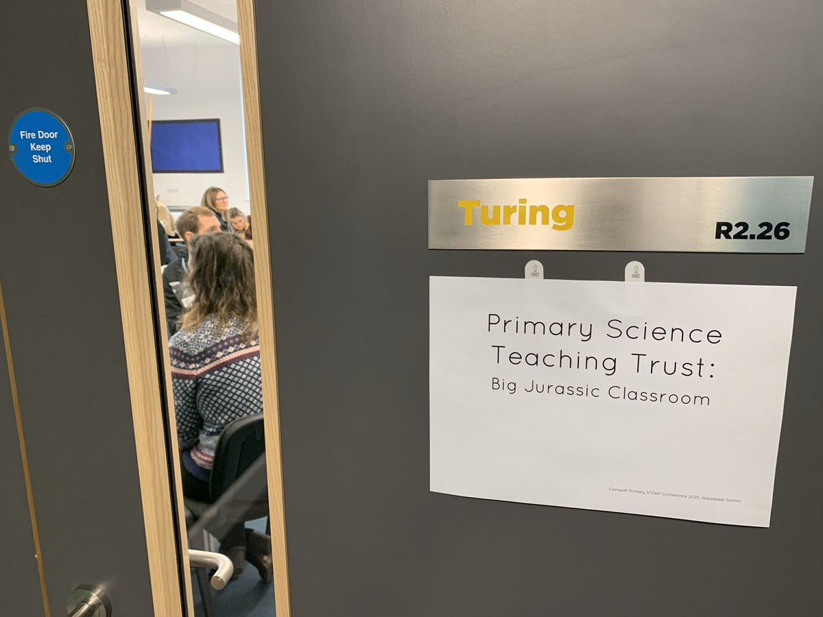 AspireAcademies's tweet image. Big Jurassic Classroom with @pstt_whyhow Bit scared to go in though..! 🦕 #CPSC20