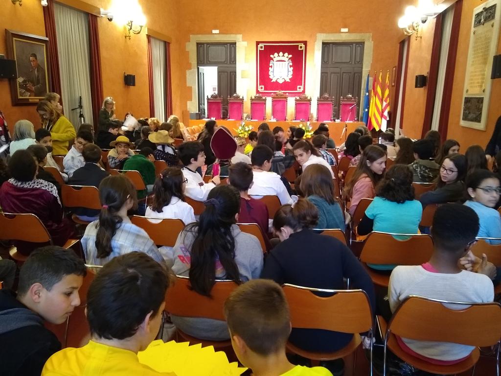 Tot a punt perquè comenci el pregó infantil d'enguany.
