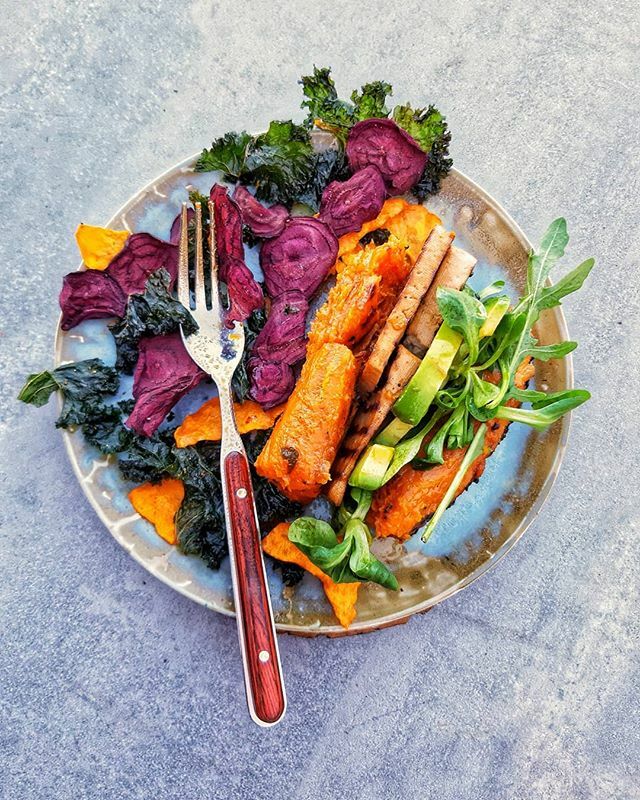 MacroSeny's tweet photo. El color es una de las características que más atrayen en un plato y despierta y reflexa la variedad de nutrientes y energía! Para la medicina oriental , cada color representa un estado de ánimo, un movimiento, tiene afinidad con determinados órganos y sistemas del cuerpo hu… https://t.co/yrZ4qfsYYp