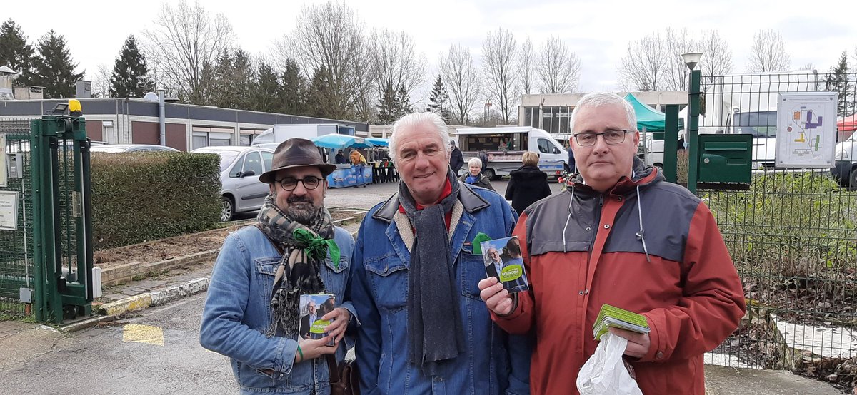 JYB80's tweet photo. De bonne heure et de bonne humeur, les équipes sont ce matin à Marivaux, au marché de l'IME, au marché esplanade Branly et rue de Paris ! https://t.co/YojplTMquI