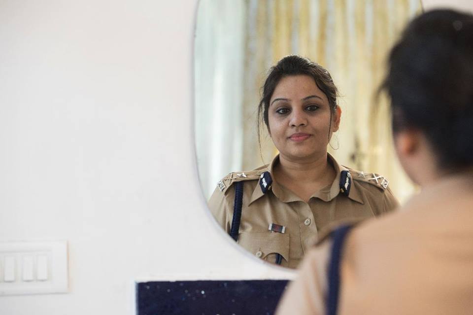 vitaranam's tweet photo. f D. Roopa Moudgil had her way, she would single-handedly extricate Indian public servants from the tentacles of VIP culture. “Somebody has to do the dirty job. I chose to do it,” says Roopa. https://t.co/T4y6WLYXZr