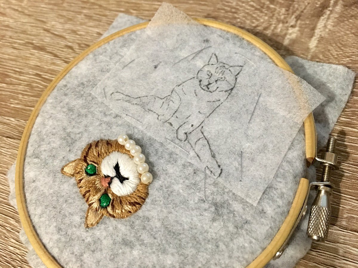 Aikoh ねこ刺繍 ブローチたぶん100個くらい作ったけど まだまだ作り方がしっくりこない 今はフェルトで試作中 刺繍ブローチ 刺繍好きさんと繋がりたい T Co Pvlkvwietf Twitter