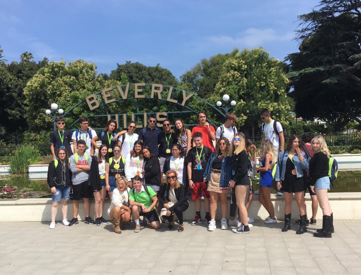 EmbassySummer's tweet photo. What about spending some time in LA and learning some English this summer? 
https://t.co/VxHnuzLk8l 
#calisummer #summerincalifornia #summerinla #instasummer #summervibes #studyincalifornia #studyenglishabroad #embassysummer https://t.co/6jnxfMhCsD