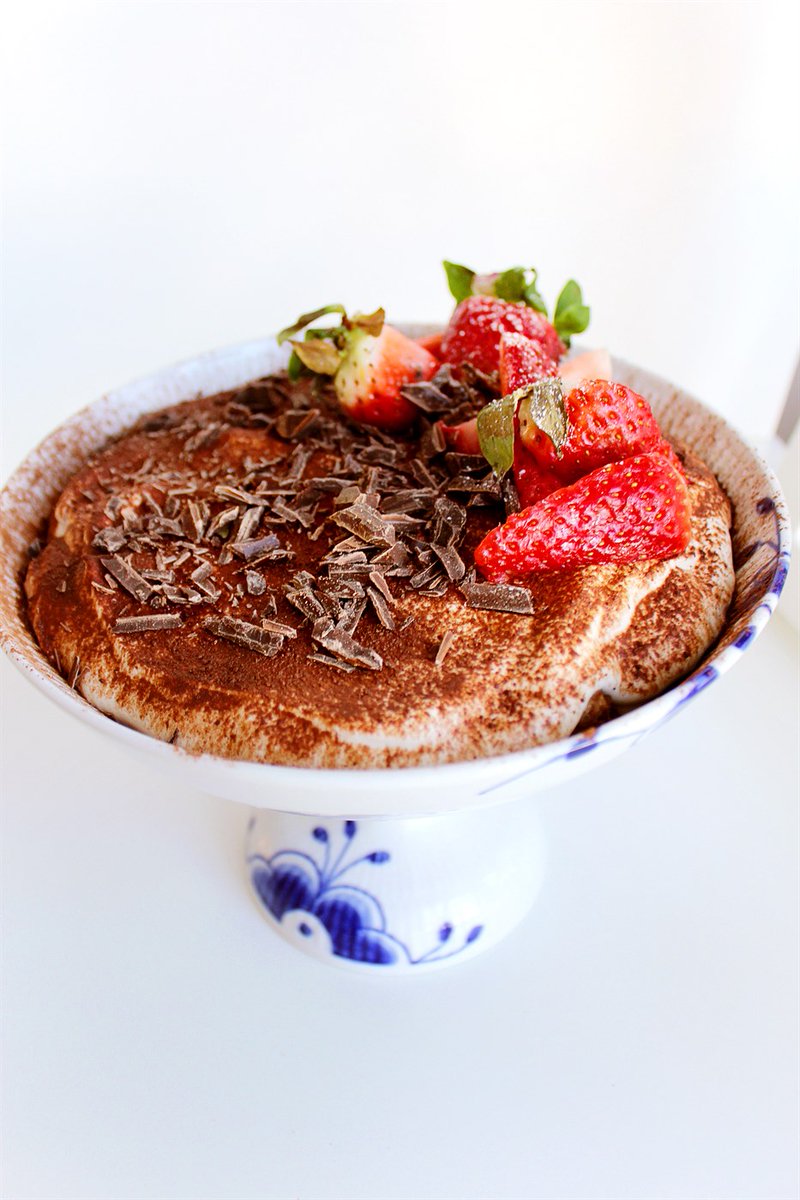 It's Friday and definitely time for a treat! Why not try skyramisu? ow.ly/ej8X50ygkH2 🍨