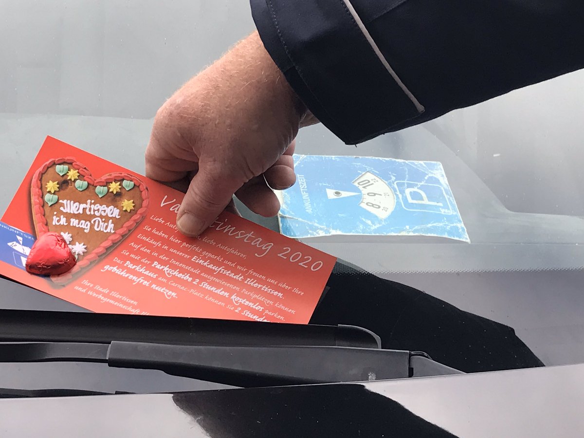 Ein Schokoladenherz für Richtigparker: Illertisser Verkehrswacht schreibt zum #Valentinstag keine Knöllchen. <a href="/BR_Schwaben/">BR_Schwaben</a> <a href="/BR24/">BR24</a>