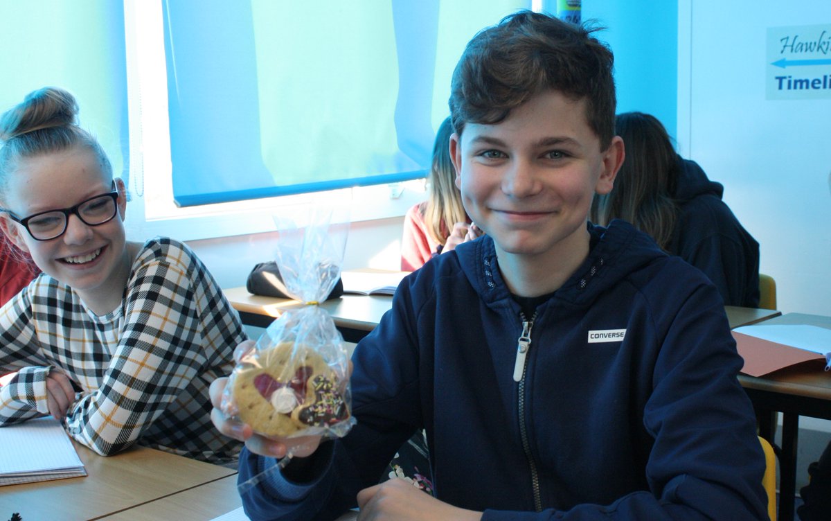 WitchfordVC's tweet photo. Spreading a little love @WitchfordVC this morning, some recipients of our #ValentinesDay cookies! #prideinWVC raising money for #WVCProm. More available to buy in our canteen today https://t.co/bwVWcS82bq