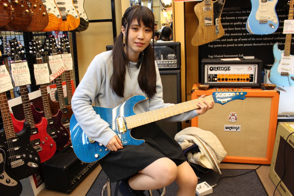 本館3F】 HAGANE(@hagane_0623)のギタリストで、作曲や作詞等も一手に