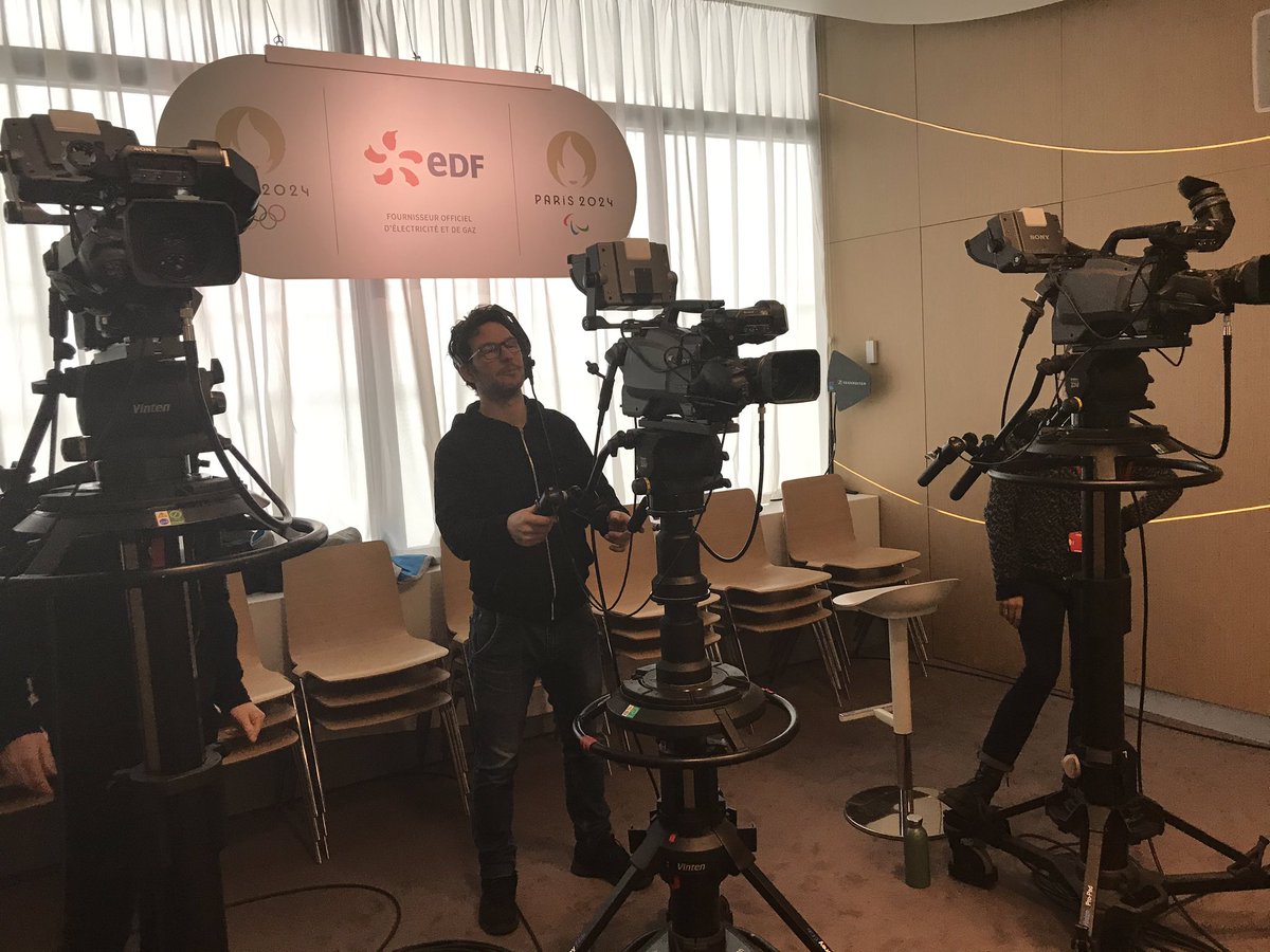 julienvilleret's tweet image. En salle de presse, en place pour notre rdv annuel avec la communauté financière, les #médias, nos clients et parties prenantes : de très bon résultats annuels et des activités performantes au service de la transition énergétique et de la chasse au CO2
#CAP2030 #EDF_Résultats2019