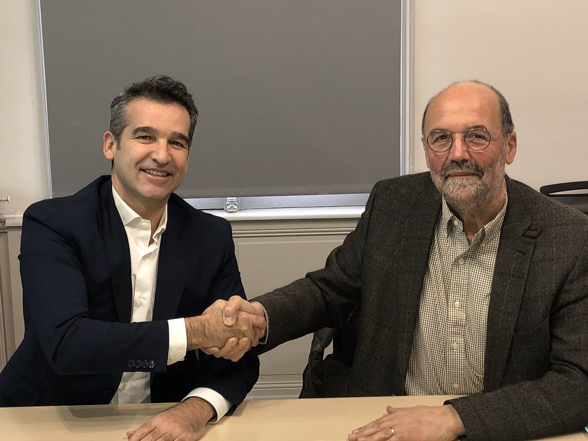 jmcarresoissons's tweet photo. J’ai le plaisir de vous annoncer que j’ai signé ce jour la vente à @ROCKWOOL_France du terrain pour le projet d’une unité de production de laine de roche ( délibe du 29/11) votée à l’unanimité par les élus de @grandsoissons #emplois #industrie #economie et développement durable. https://t.co/4fAhBzeN54