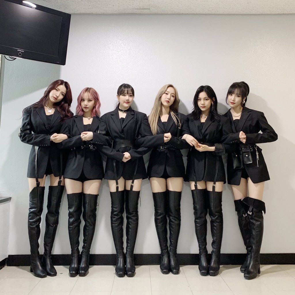 itsmaeharlene's tweet photo. .@GFRDofficial #Labyrith outfits https://t.co/kBCLiy56DE