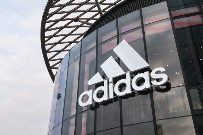 OceanCleanWash's tweet photo. Adidas named global leader in sourcing sustainable cotton. Other big retailers, like Nike, H&M and C&A group have committed to source sustainable cotton as well. https://t.co/s7y0XVy9aE
Let's not forget all the synthetic clothes they're putting on the market! #StopTheMicrofiber https://t.co/sH4axJlCtd