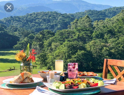 EkhayaKumushazw's tweet photo. After driving through the beautiful Honde Valley and the Eastern Highlands Tea plantations you arrive at what has to be one of the best kept secrets in the world. Once there, you feel as though you are in an oasis of true serenity. https://t.co/ANePfEmsnp