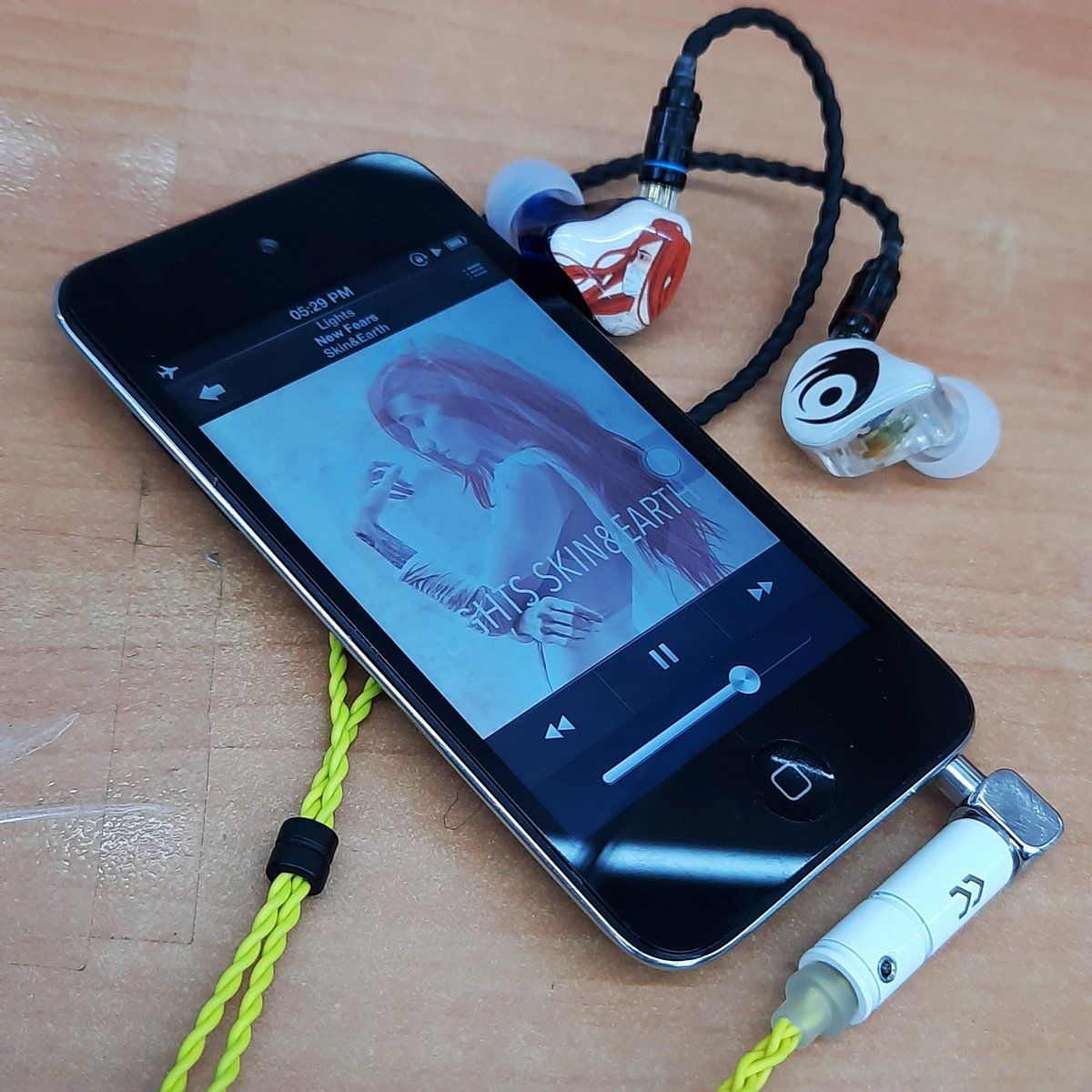 tonnyronald's tweet photo. Listening to New Fears from @lights Skin & Earth with my Custom Universal In Ear Monitors. Art inspired by Enaia Jin & Skin & Earth Logo
#lights #lightsarmy #lightsarmyindonesia #iPodtouch #cuiem #iem #inearmonitors https://t.co/p8qEWZdg77
