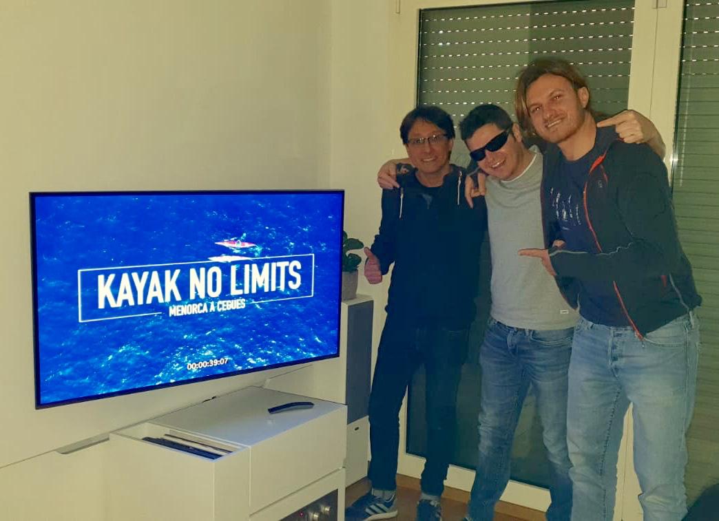 Estem a punt, a punt. Tenim una versió definitiva del #kayaknolimits #MenorcaaCegues !!, i busquem data d'estrena a #Girona i #Menorca si pot ser. L'aventura, 2 caiacs, i un repte mai assolit. Hem dedicat molt d'esforç, molta lluita al documental. Esperem que us agradi!!