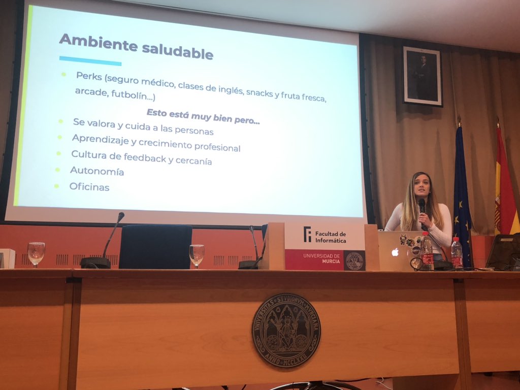 dgomezg's tweet photo. El futbolín, el arcade y la fruta fresca está muy bien (y lo tenemos) pero lo importante es que estemos trabajando agusto @laurapixu https://t.co/Cp0BWr2H2c