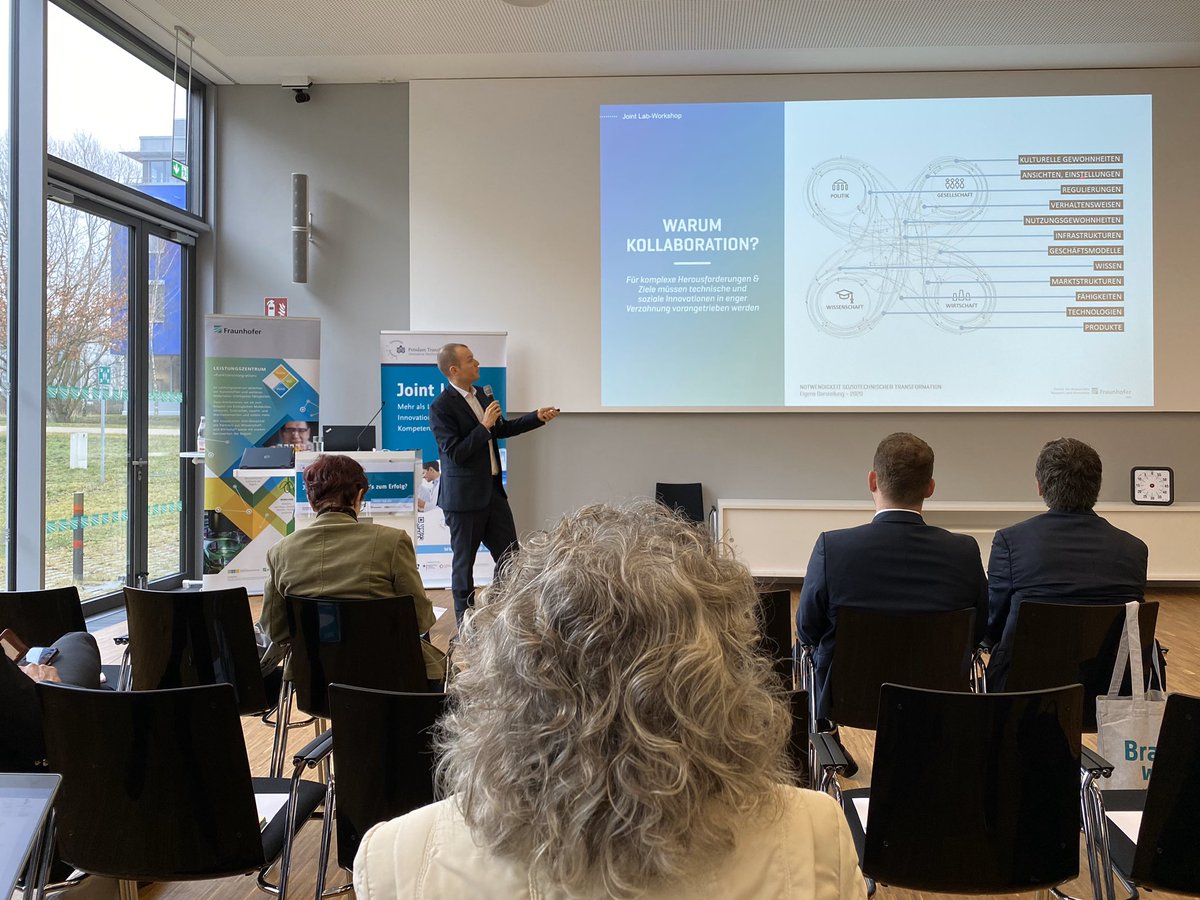 stsauer13's tweet photo. Noch eine sehr spannende Keynote beim #JointLabs Workshop von @potsdamtransfer von Florian Schütz @fdschuetz vom Fraunhofer #CERRI Berlin zur strategischen Gestaltung Kollaborativer #Innovation. Ein Blick lohnt sicher das Strategiewerkzeug: https://t.co/4nESBFxSyZ https://t.co/4WmokNTNmE