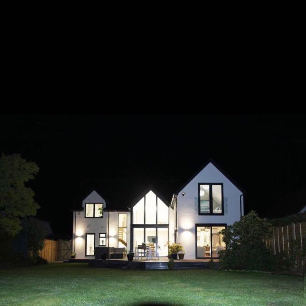 DPGoodwinelec's tweet photo. Happy Valentine’s Day ...
We have fallen in love with this house we completed a whole electrical installation on in Tonbridge 😍

The team have done a fantastic job, we’ve really enjoyed this project 🔥

#dpgoodwin #electrical #project https://t.co/aeX6DYZkFp