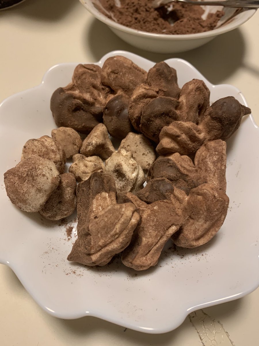 塩犬 バレンタインデーなのでメレンゲクッキー チョコかけてやめるつもりでしたが焼き時間が足らずベタついたので急遽ココアパウダーをまぶしました うん 不格好 くっそ甘い お茶と食べましょう 塩犬 バレンタインデーなのでメレンゲクッキー チョコかけてやめるつもりでしたが焼き時間が足らずベタついたので急遽ココアパウダーをまぶしました うん 不格好 くっそ甘い お茶と食べましょう