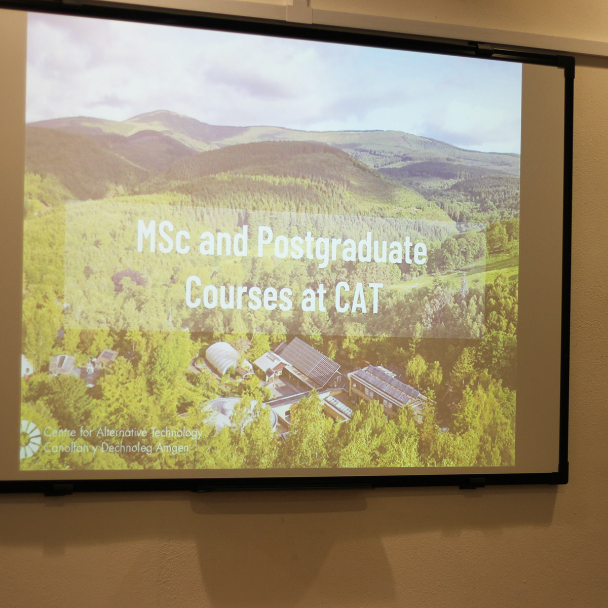 centre_alt_tech's tweet photo. To roll out #ClimateSolutions &amp; address the #ClimateEmergency we need to ensure people have the skills needed.
 
@CarolineLucas met with staff from our Graduate School, where we provide students with the skills &amp; knowledge to make a real difference.
https://t.co/xPsFilrq9F https://t.co/LkAPhuST0n