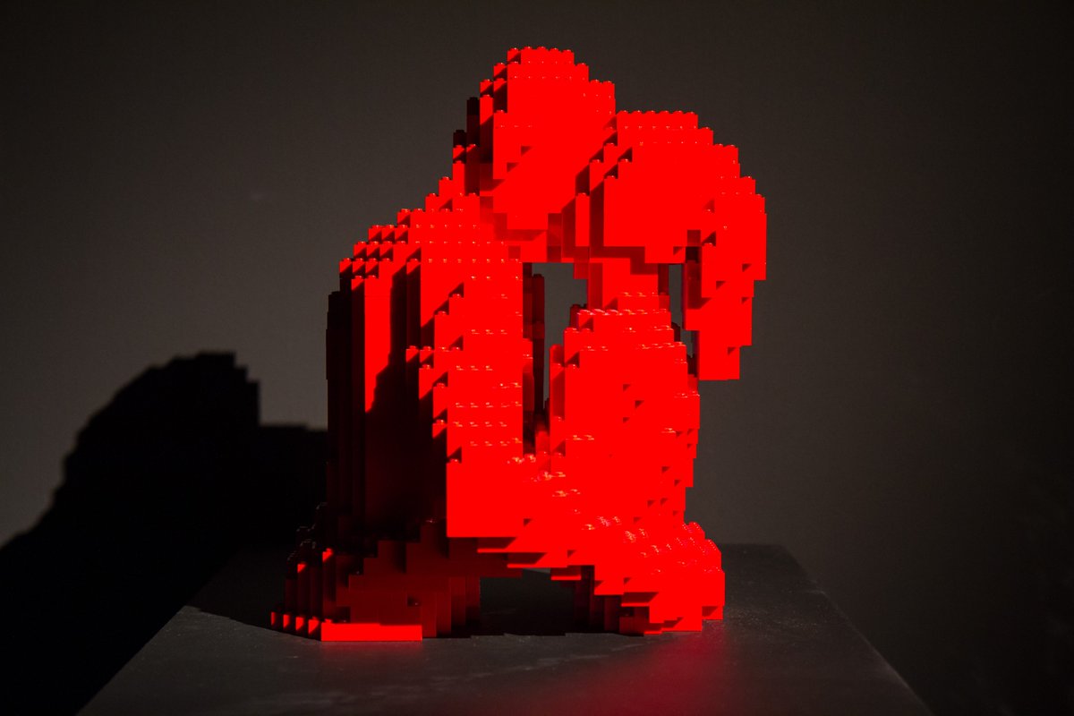 Happy Valentine's Day! Celebrate LOVE with The Art of the Brick Manchester ❤️ Visit us with your loved ones and recreate this 'Kissing' piece by <a href="/NathanSawaya/">Nathan Sawaya</a> 😘