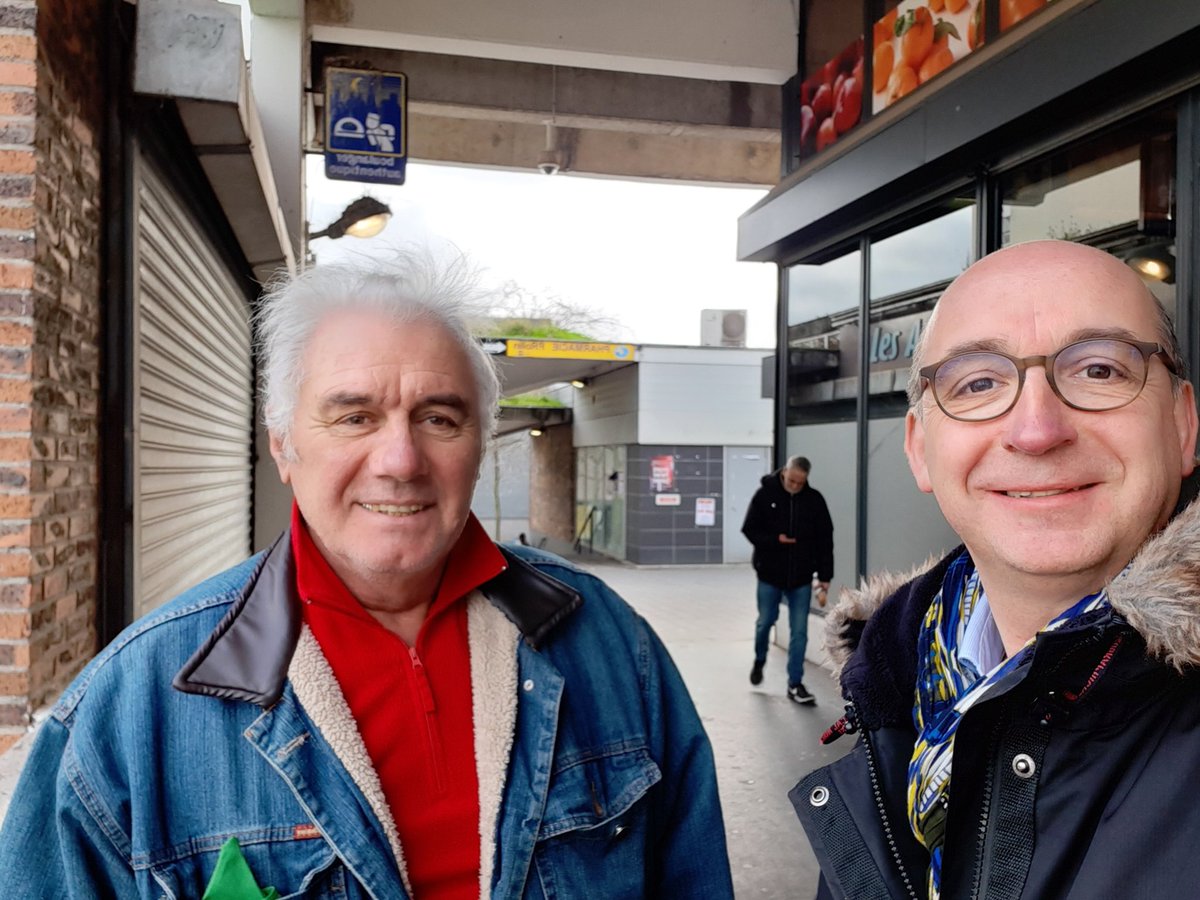 Après-midi de rencontres encourageantes au centre Pierre Rollin. Volonté de changement, d'écoute et d'autorité.
Amiens c'est vous !