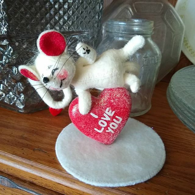 TheFunkySister's tweet photo. Happy Valentine's Day! #thefunkysister #valentines #annalee #happyfriday #lnk #smallshoplove via hhttp://www.thefunkysister.com Instagram https://t.co/B5HsZc6YhT https://t.co/twAc5TyxIy