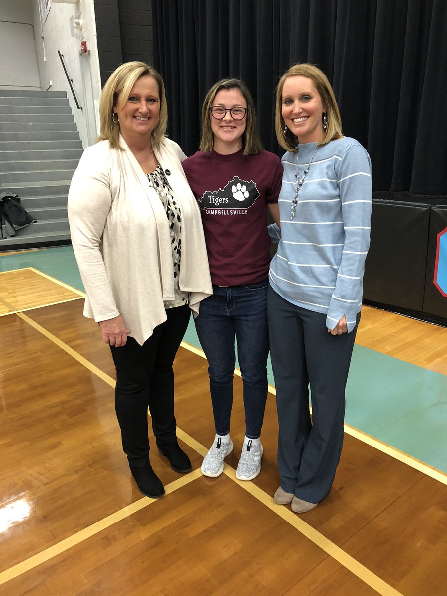 LTB_CU's tweet photo. Congratulations to two of our Lady Tiger Basketball signees, Lauren Lee @caseyrebel2 and Elizabeth Bertram @__elizabeth11 for being named Region Player of the Year in their respective regions! Both are now Kentucky Miss Basketball Candidates. The future is bright for LTB! 🏀💥 https://t.co/YF67kHYkYu