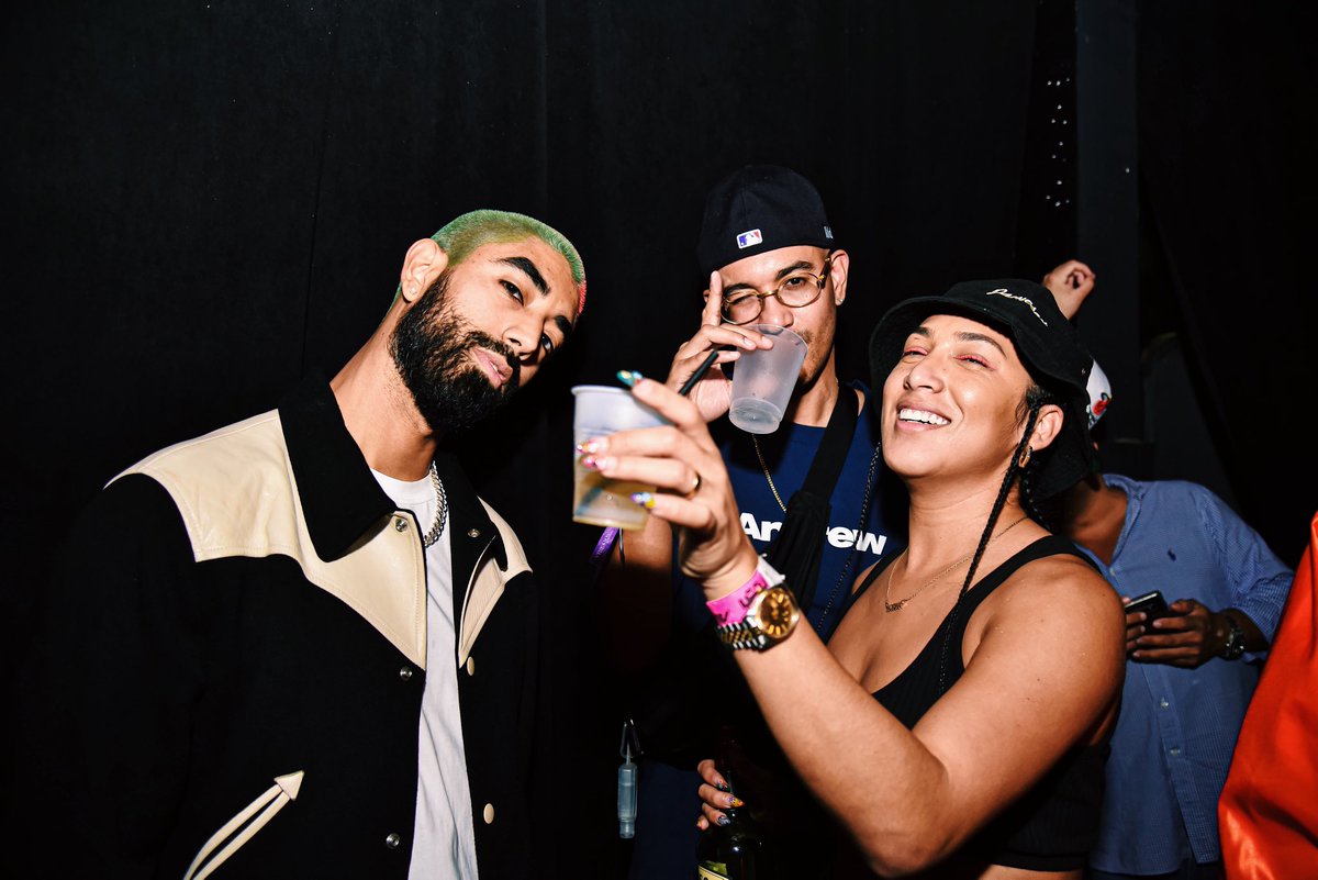 @jameson_us is a hell of a wingman. <a href="/PeachfuzzParty/">Peachfuzz</a> got some cuties too 😍 why not #MeetMeAtTheBar and grab a drink with us tonight, shots on me.