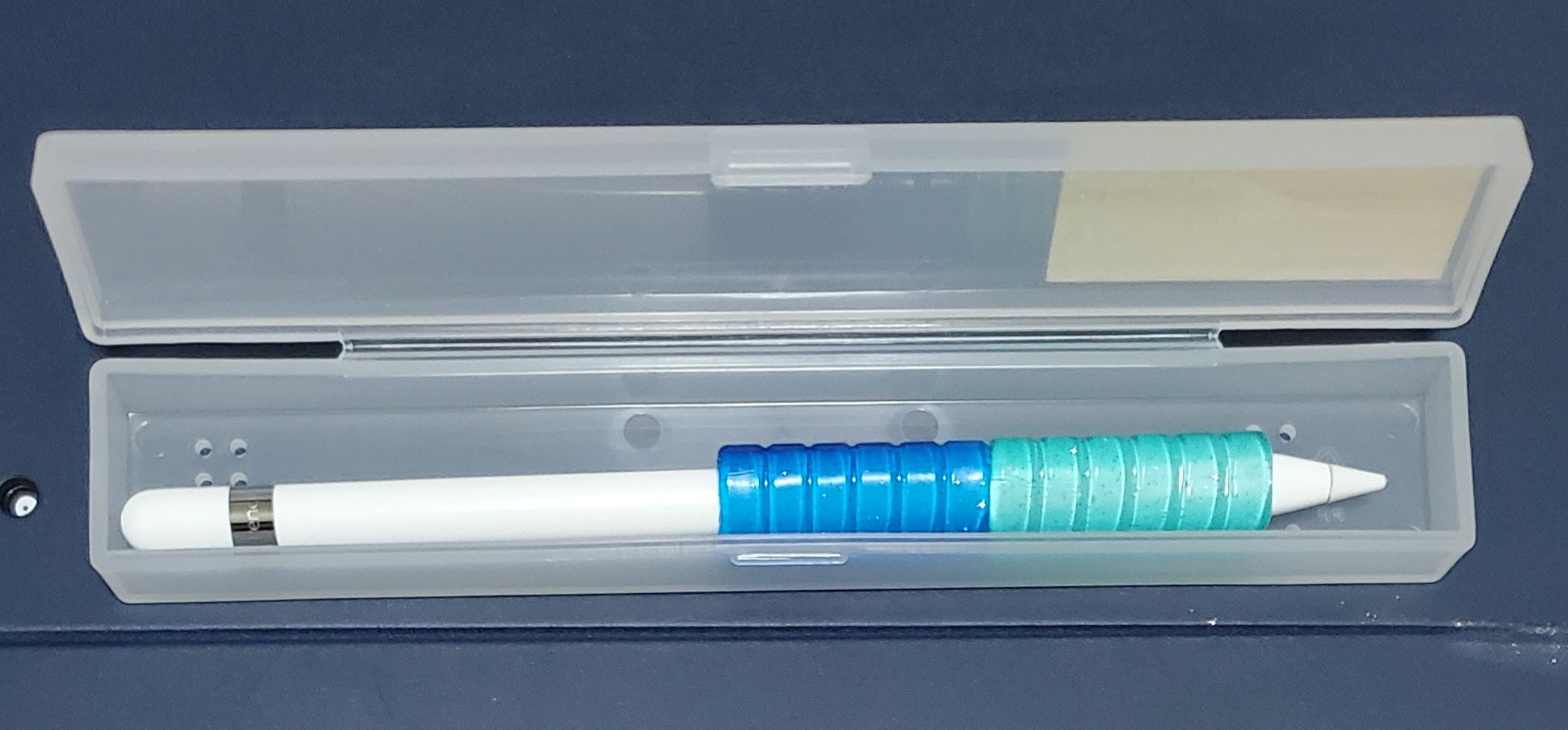 双子魚座のなつめ 双子魚魂 Sur Twitter 無印のがapple Pencilカタカタするので他に細身の歯ブラシケースないかと探してみた セリアのペンライトみたいなやつがちょうどよかった 無印のは他で使えるので問題なし T Co 267rmsxjyy Twitter