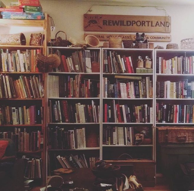 liveoakmuseum's tweet image. We are thrilled to be broadening our scope for our #BeyondDEI initiative in the new year. 

In January, we partnered with @rewildportland to lead &quot;What #Rewilding Means and How to be Culturally Competent in Practicing it&quot; with @petermbauer. 
Photo: Rewild Portland