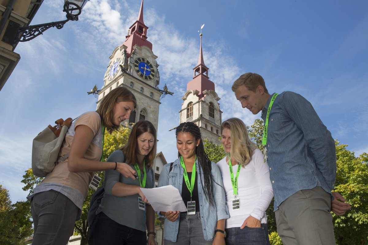 foxtrailschweiz's tweet image. Was macht ihr dieses Wochenende?
Es wird Frühling 🌸 - also zumindest verspricht das Wetter frühlingshafte Temperaturen.
Das perfekte Foxtrail Wetter also! Bucht euren Trail gleich jetzt online auf foxtrail.ch 🦊☀️
#foxtrail #schnitzeljagd #outdoorgame #citytour