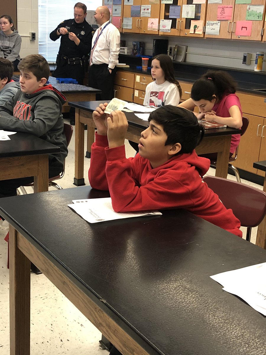 Shhhh secret service is here!!! 🤫<a href="/GFMS_info/">GFMS_info</a> @Carmelschools <a href="/CarmelSchoolsNY/">Carmel Schools</a>