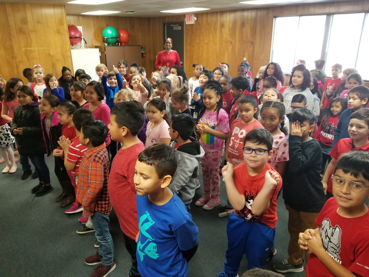 akemper17's tweet photo. Story time with Karen Lowery. @CFISDPost #postadventures https://t.co/sBiidz2rS7