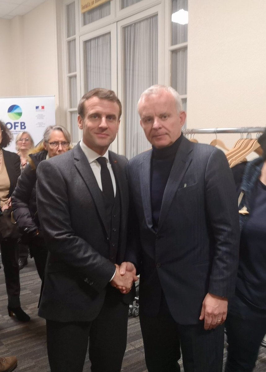 SNDEC_France's tweet photo. Rencontre entre le Président de la République et Lionel Baud à Chamonix le 13 fev. Le Président du SNDEC a demandé à Monsieur @EmmanuelMacron
 de soutenir les industriels face aux défis de la transformation énergétique et de la mutation des marchés. https://t.co/OJMts8pxUK