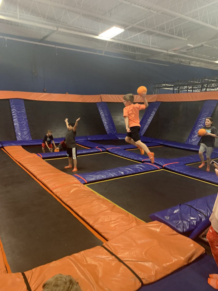 guysmathletes's tweet photo. @skyzone @AAGatesPBCS #dodgeball🌟 https://t.co/5kUEugVoqa