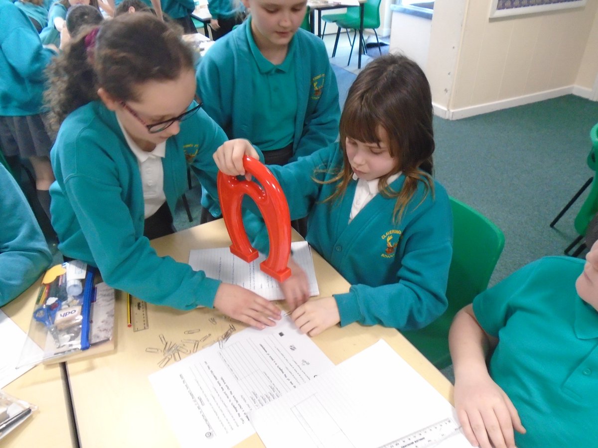 ClaveringTS27's tweet image. #6CP have been experimenting with magnets!