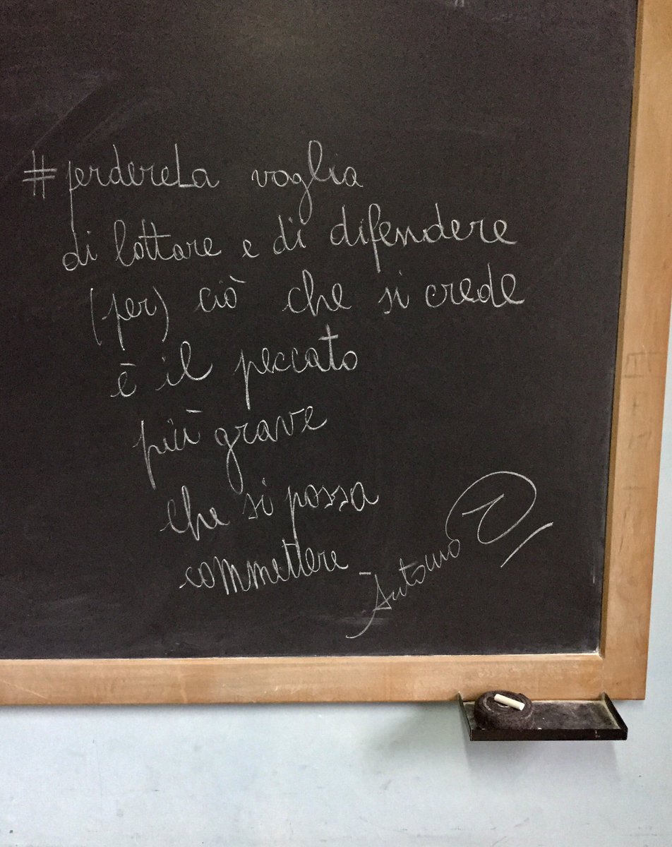 antonTrillicoso's tweet photo. #perdereLa #14febbraio #venerdi #scriptisday #scriptisdaydiary #AntonioTrillicoso #versi #poetry #book #poesia #cultura #scrivere #sversiamosututto #family @CasaLettori @MolininiN @UnTemaAlGiorno @Antonio79B @xu_mita @eli57912974 @InternoPoesia https://t.co/TWWuqP4Y2m