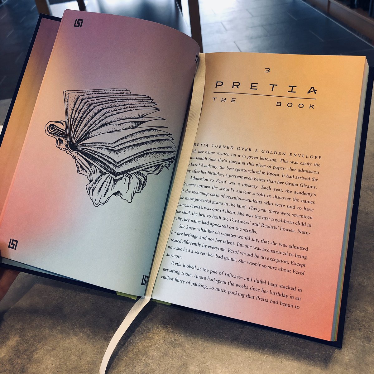 BettsTeens's tweet photo. @kobebryant had quite the vision. Check out the beautiful #epocathetreeofecrof 

#readingisfun #loveyourlibrary #librarylife #librariesoftwitter #ocpl #bettsteens https://t.co/FAiRqb0OFs