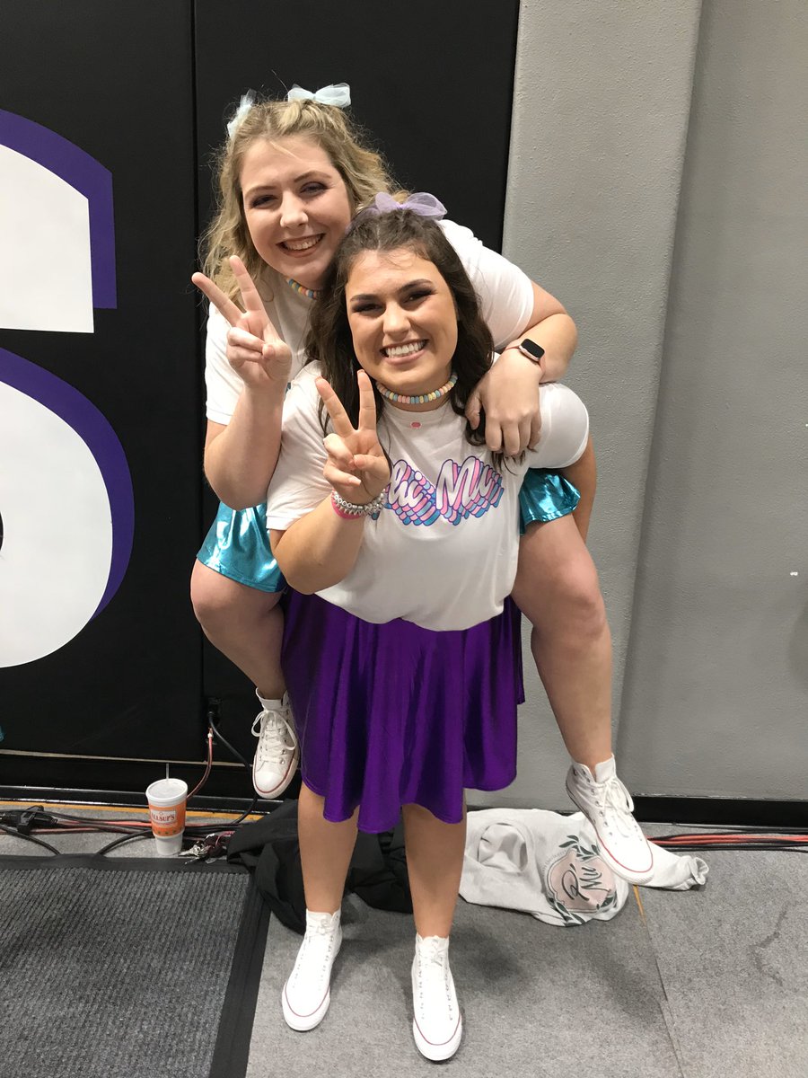 TabithaBonduran's tweet photo. Screaming Happy Birthday to my number two in Florida!! I hope you have an amazing day and I miss you tons💗 Thanks for being the best pal anyone could ask for, love you bunches @DovelLyndsey https://t.co/2HproobjZl