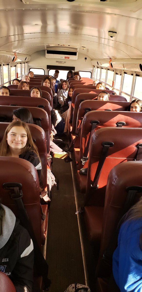 ElishaKentner's tweet photo. Headed to our first track meet! Super excited to see what these girls can do!!! @sa_lakeviewHS #Northsidepride #maidenstrack https://t.co/eVFrckdaaP