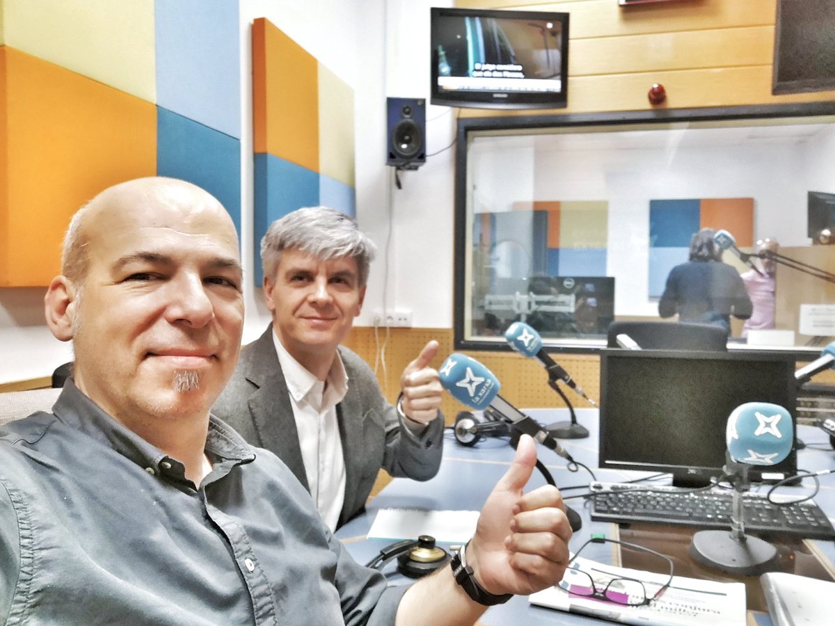 davidminoves's tweet photo. Als estudis de @laxarxa amb en @Toni_Codina per participar al programa sobre el balanç dels 25 anys de les acampades pel 0,7% per #cooperació que s'emet des d'@elfarfm fet per @radioarenys per tot Catalunya #CooperaCAT https://t.co/cQDYkmjG0P