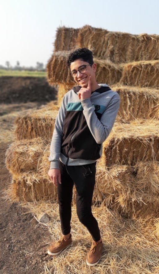 Mohamedelbana90's tweet photo. لا عجب لتشويه محمود وتحويله لمعتدي فكيف في مصر ام الدنيا ارض الأنبياء بلد الأمن لا يعترف فيها بقانون الله ويجوز الفصال فيه.كيف في بلد الازهر يرفع فيها الباطل راية النصر متحديين دين وأمة بقوانين صنعت الفسق والفجور تحارب الله ورسوله.
 محمود دمه غالي ومن قتل يقتل
#حق_البنا_لا_يتجزا https://t.co/DoY0JunbxY