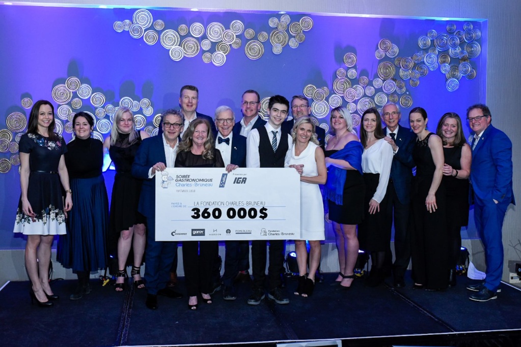 360 000 $ 💙Une somme record pour la 5e édition de la Soirée gastronomique Charles-Bruneau!

Merci à notre présentateur officiel <a href="/IGAQC/">igaqc</a> et à nos partenaires majeurs <a href="/Pomerleau/">Pomerleau</a>, <a href="/lassondeinc/">Lassonde</a>, Canadawide Fruit, Garoy et Harden. 

#soireegcb #IGA #enfancesanscancer