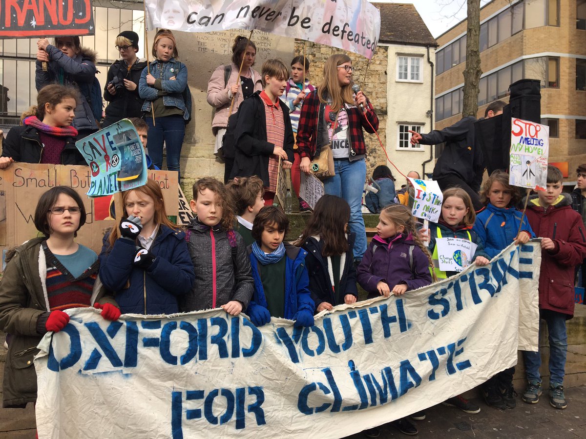 hazel_healy's tweet photo. Oxford youth showing its love for the planet today with children all over the world trying to protect their futures, their environment and all creatures that share it @OxYouthStrike #ukscn https://t.co/ySurV7wPzH