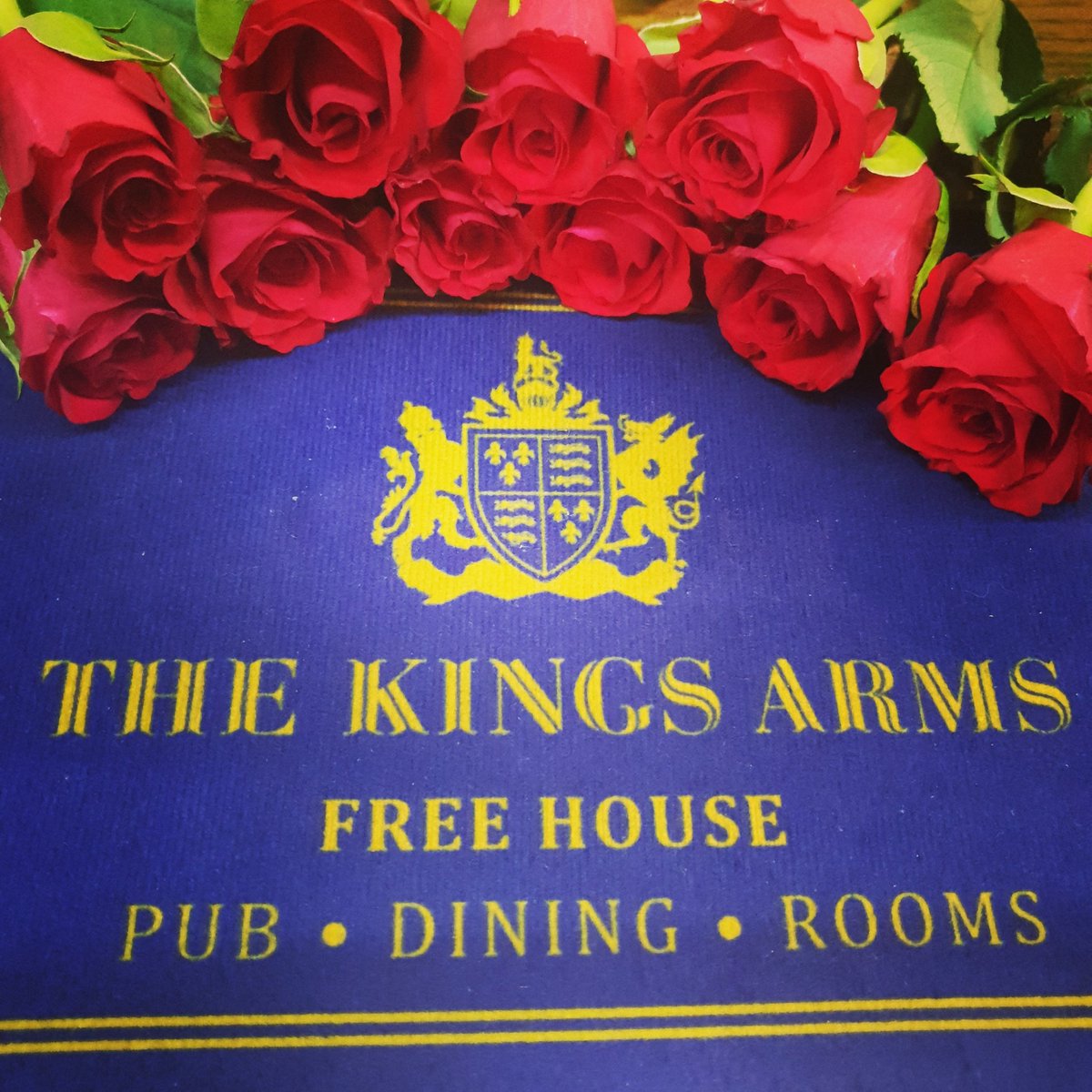🌹We're still taking bookings for dinner this evening🌹

#pub #countrypub #publife #pubfood #fernhurst #midhurst #haslemere #Valentines #ValentinesDay2020 #romance #Romantic #roses