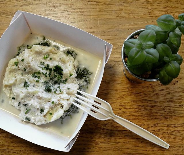 Brandade de cabillaud sauvage et épinards 😋
.
.
.
#hallessolanid #repas #restaurant #bio #agriculturebiologique #healthy #food #fish #lunch #dinner #poissonsauvage #msc #recette #cuisine #cooking #saveurs #plaisir #culinaire #menu #montpellier #herau… ift.tt/2uJVXkR