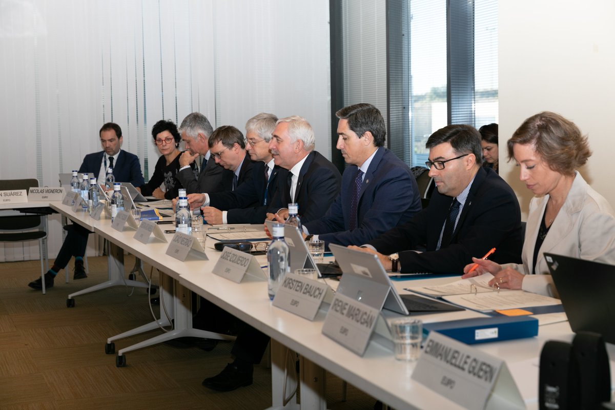 EU_IPO's tweet photo. Exchange of information and experiences with User Association ECTA, in relation to the strategic activities &amp; projects in view of the launch of the SP 2025 

Read it here: https://t.co/cjkjL0wkXD 

📷ECTA-EUIPO meeting with our Executive Director, Mr Archambeau &amp; ECTA's President https://t.co/qy6SdSAQBC